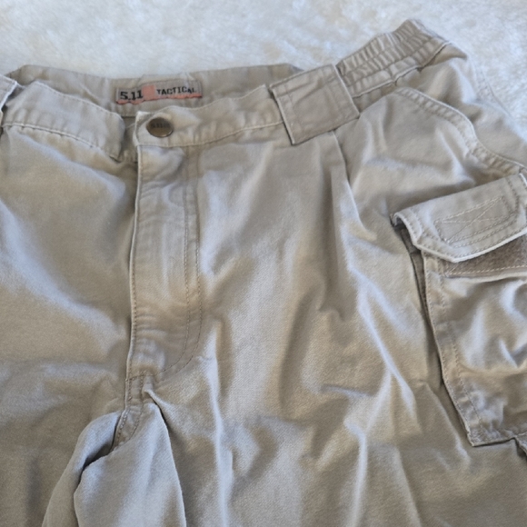5.11 Tactical Light Tan Cargo Shorts - Picture 5 of 15